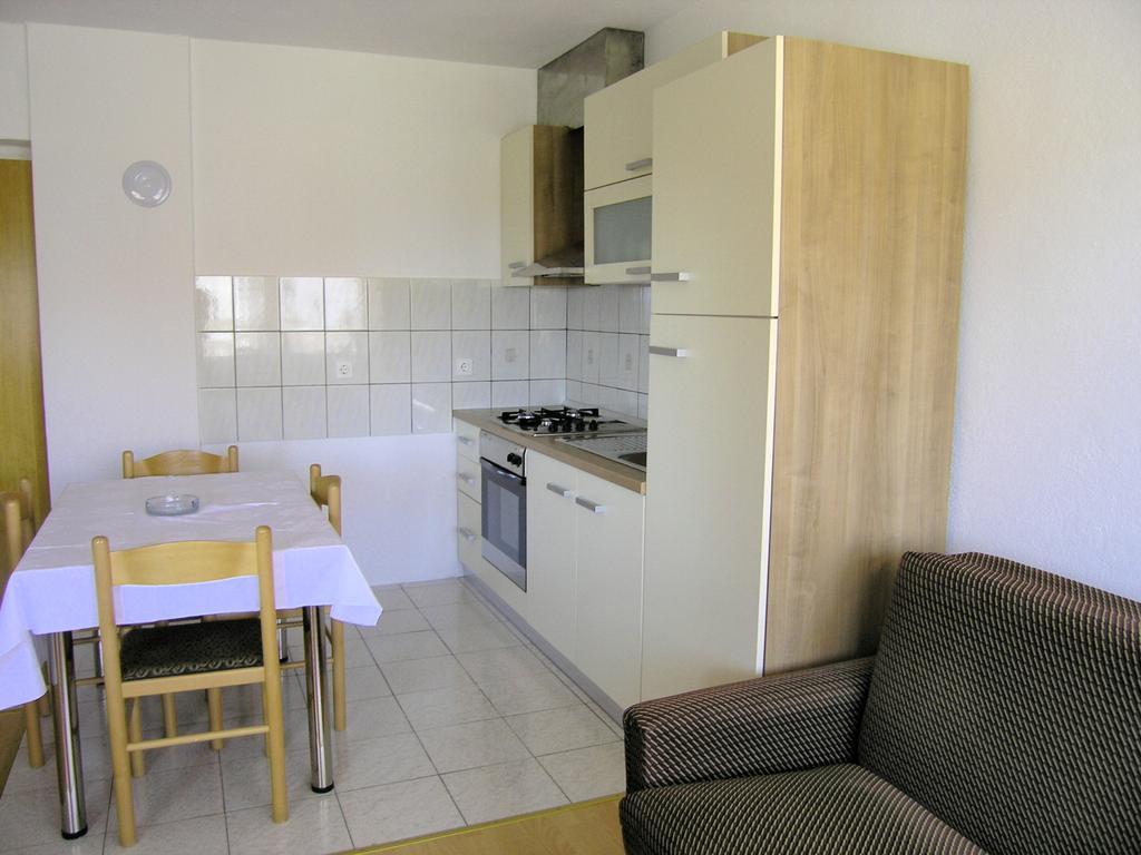 Zahija Apartment 克尔克 客房 照片