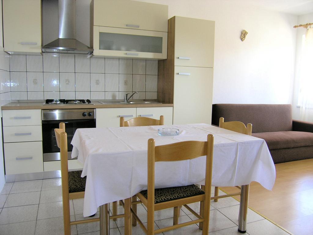 Zahija Apartment 克尔克 客房 照片